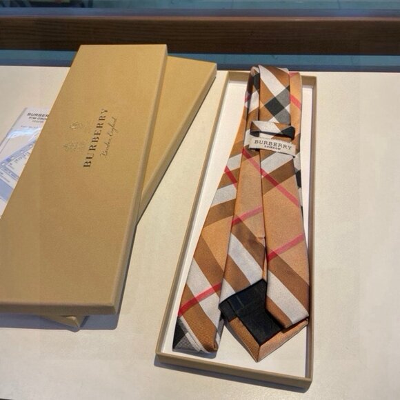 Burberry Men Classic Tie - Picture 2 of 6